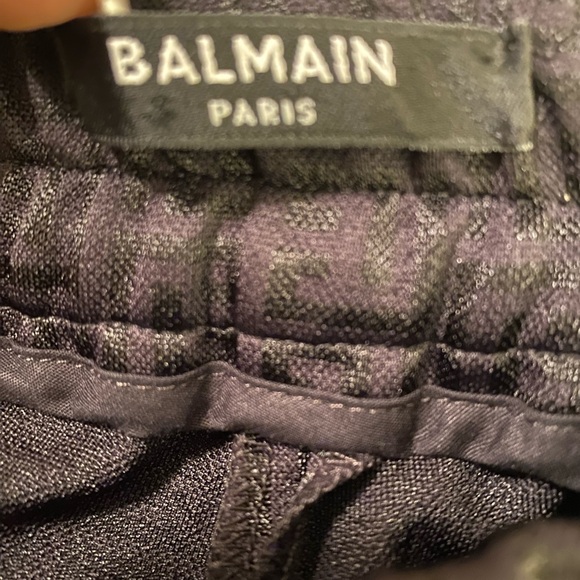 Balmain - Picture 3 of 7